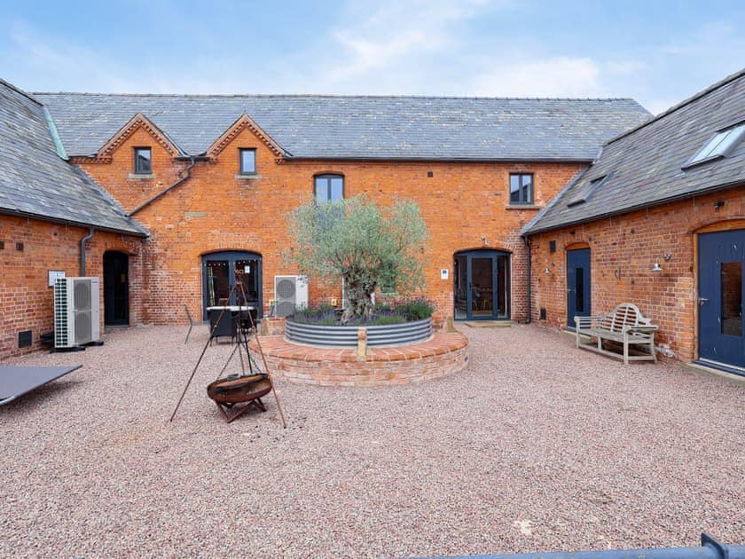Exterior | Plough Share, Gloucester