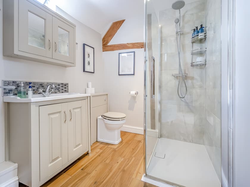 Bathroom | Hay Boathouse/Maes-y-Caer, Hay On Wye