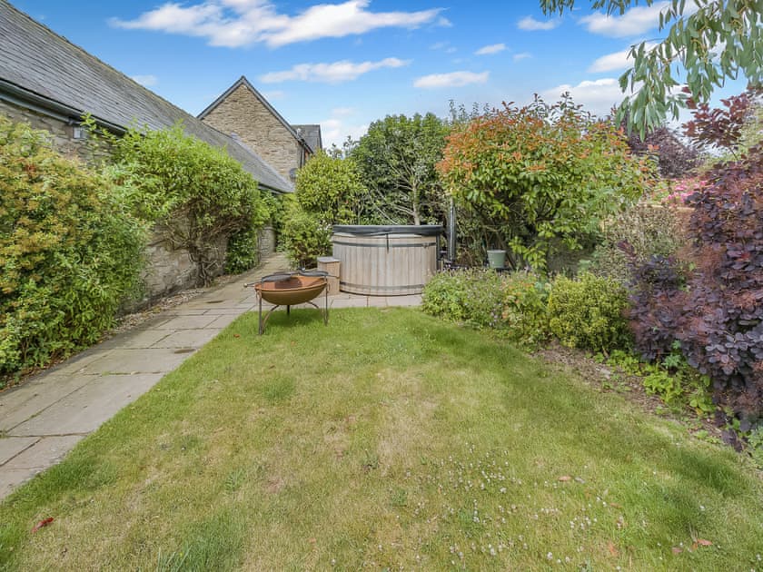 Hot tub | Hay Boathouse/Maes-y-Caer, Hay On Wye