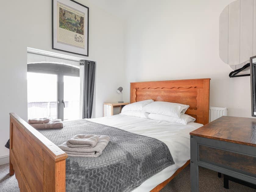 Double bedroom | The Cart Arms, Gloucester