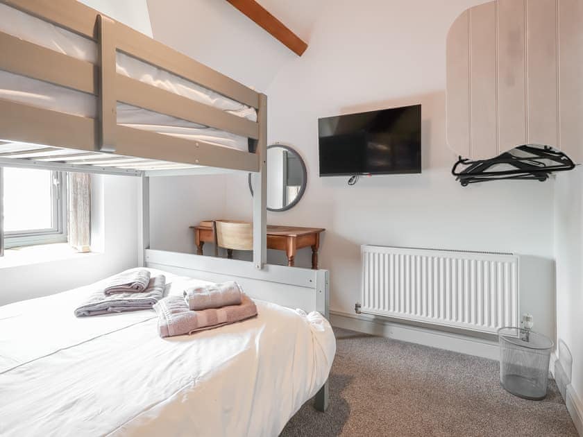 Bunk bedroom | The Cart Arms, Gloucester