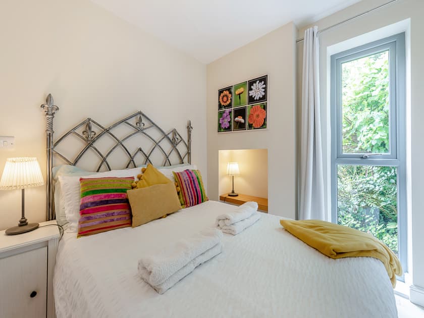 Double bedroom | Windsmoor Cottage on Gower, Perriswood, near Oxwich