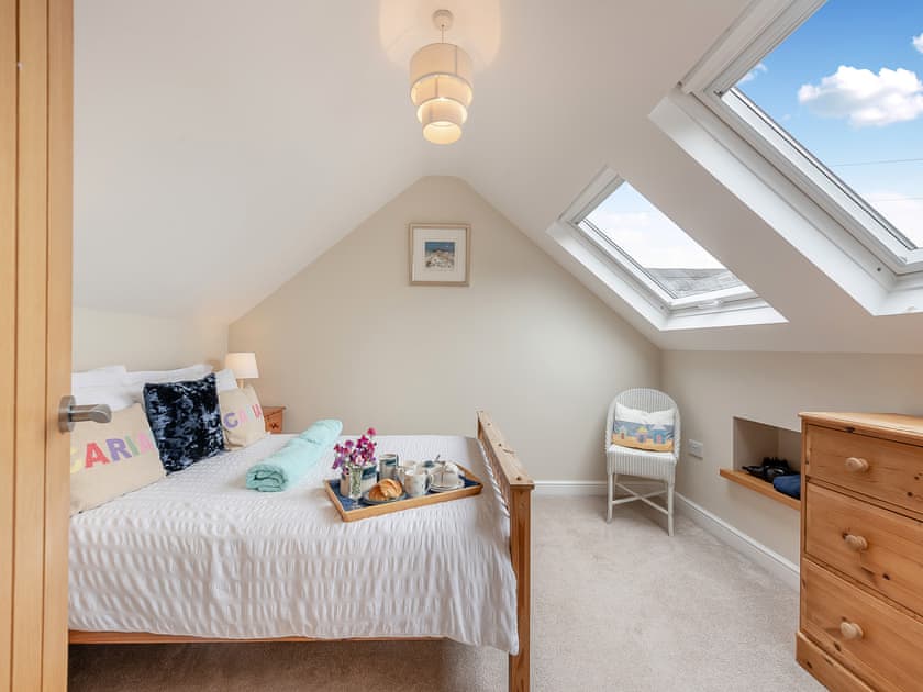 Double bedroom | Windsmoor Cottage on Gower, Perriswood, near Oxwich