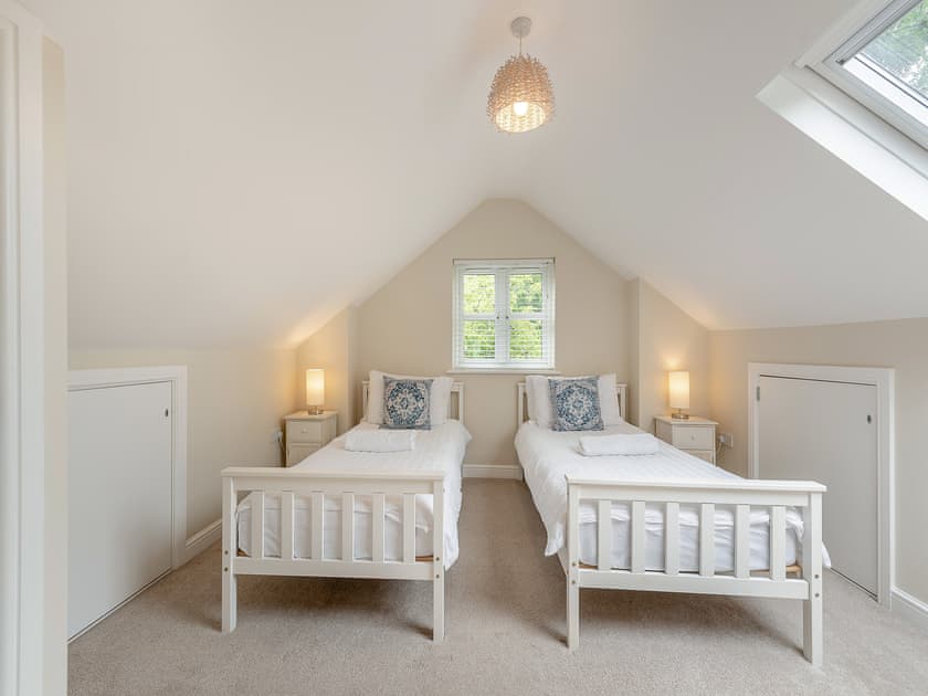 Twin bedroom | Windsmoor Cottage on Gower, Perriswood, near Oxwich