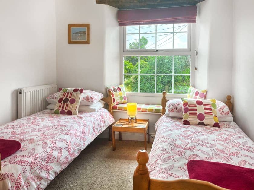 Twin bedroom | Moore Cottage., Bude