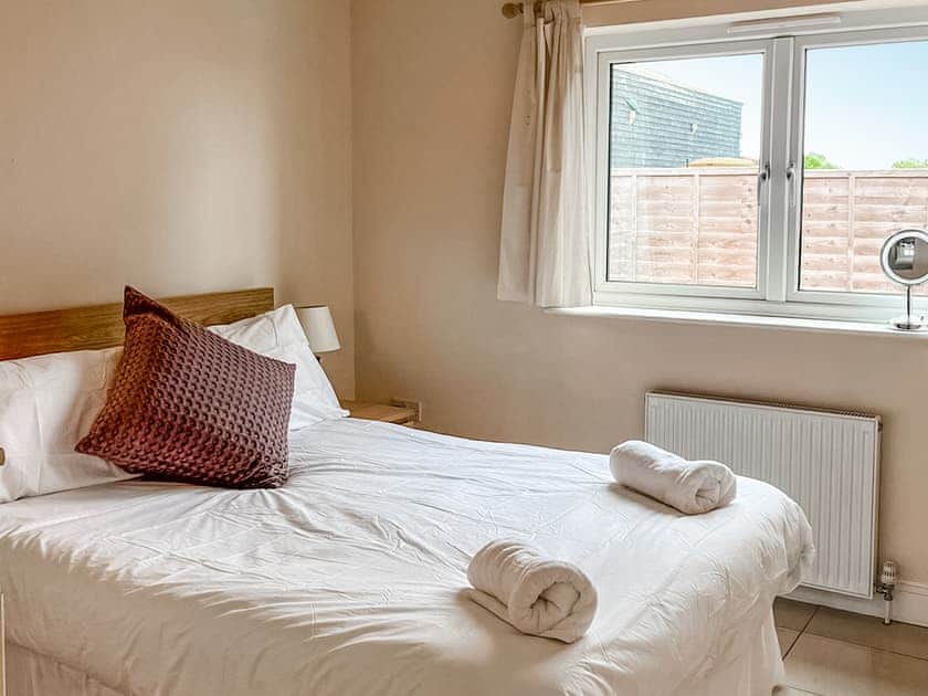 Double bedroom | Mistletoe No.3 - Hall Farm Cottages, Althorne, near Chelmsford