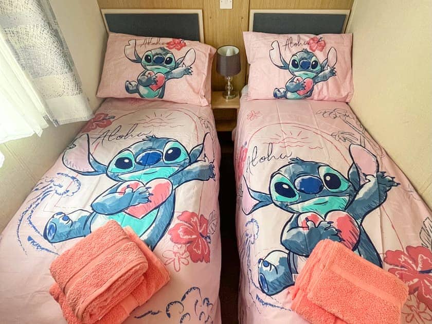 Twin bedroom | Ocean Drive, Corton, near Lowestoft