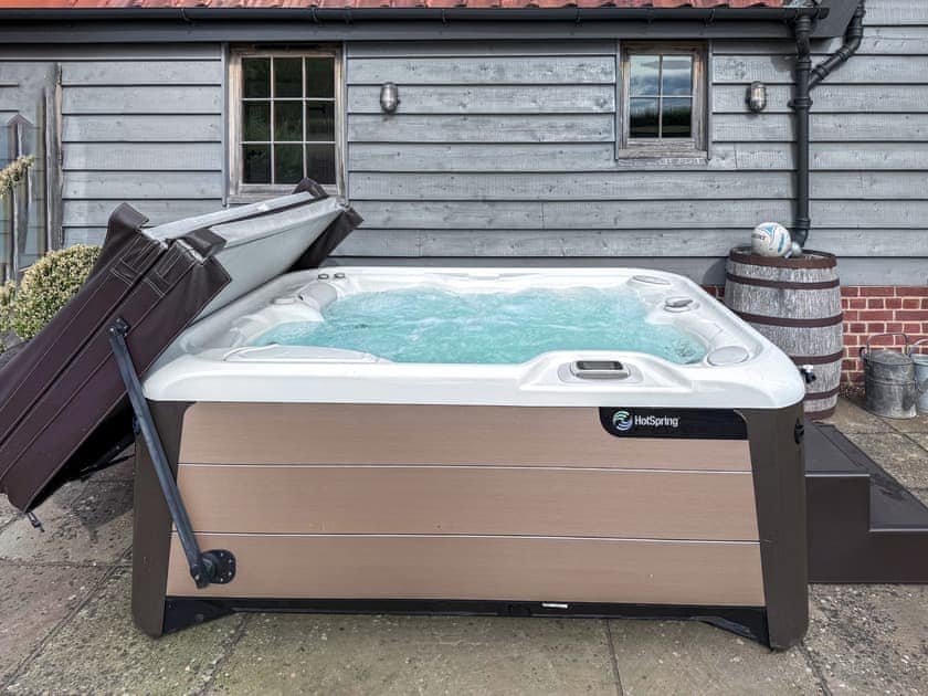 Hot tub | Wittle Cottage, Quidenham