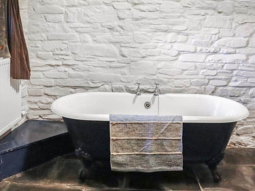 Bathroom | Thatched Cottage - Llandeilo Retreats, Llandeilo