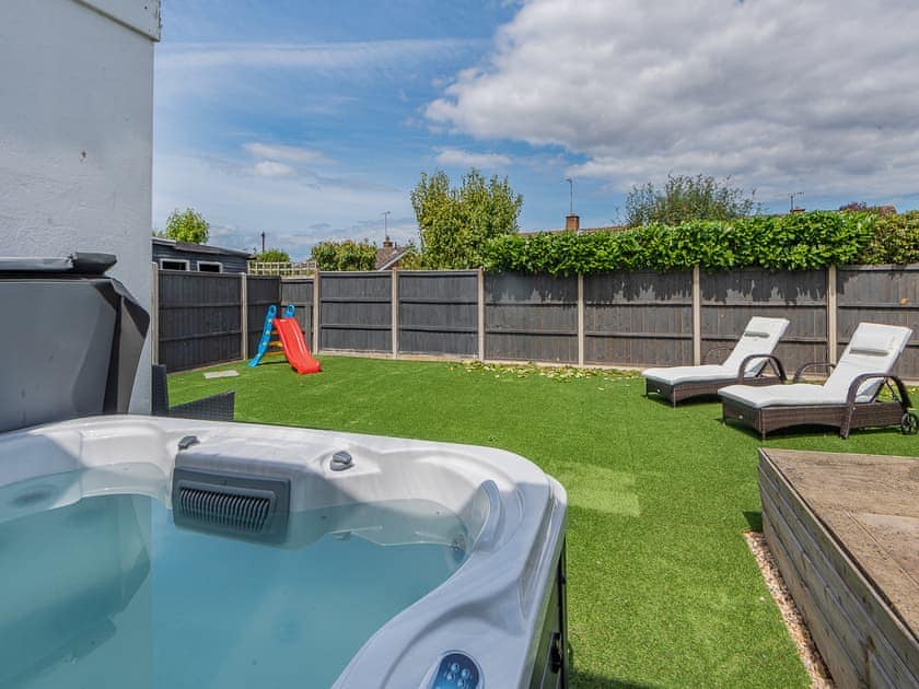 Hot tub | Lamsey Cottage, Heacham