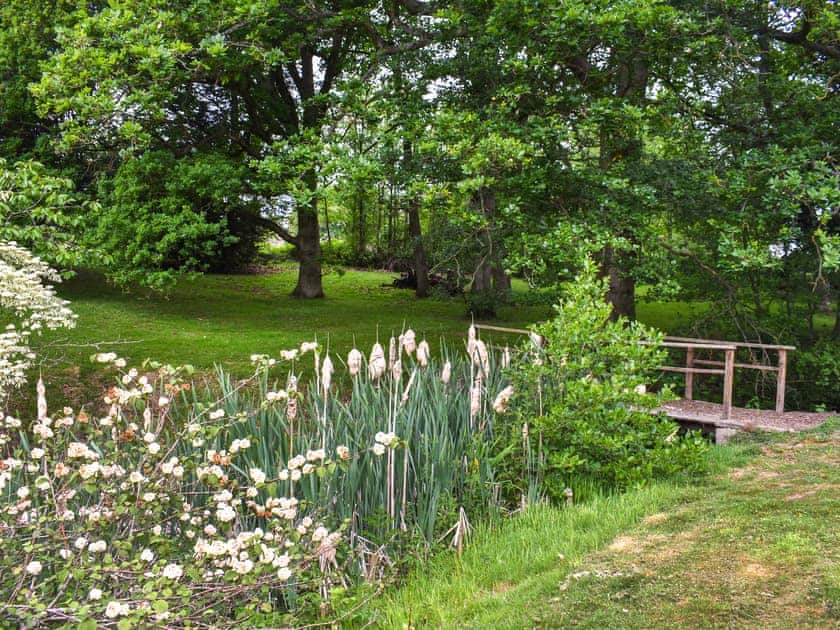 Garden and grounds | Spring Vale Bungalow, Colchester