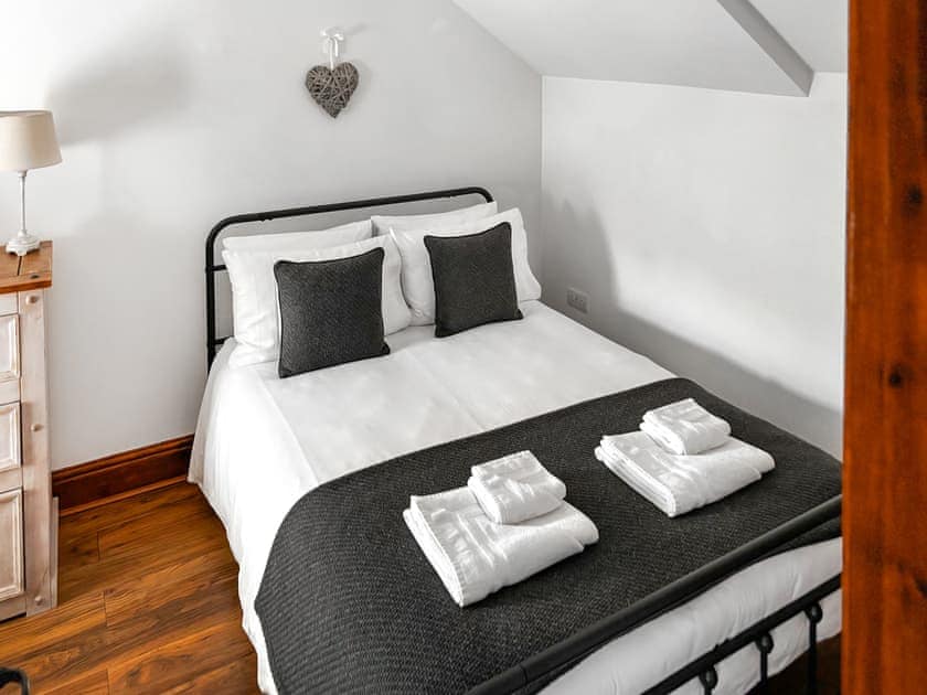 Double bedroom | 2 West Cottage - West Cottages, Forest of Dean