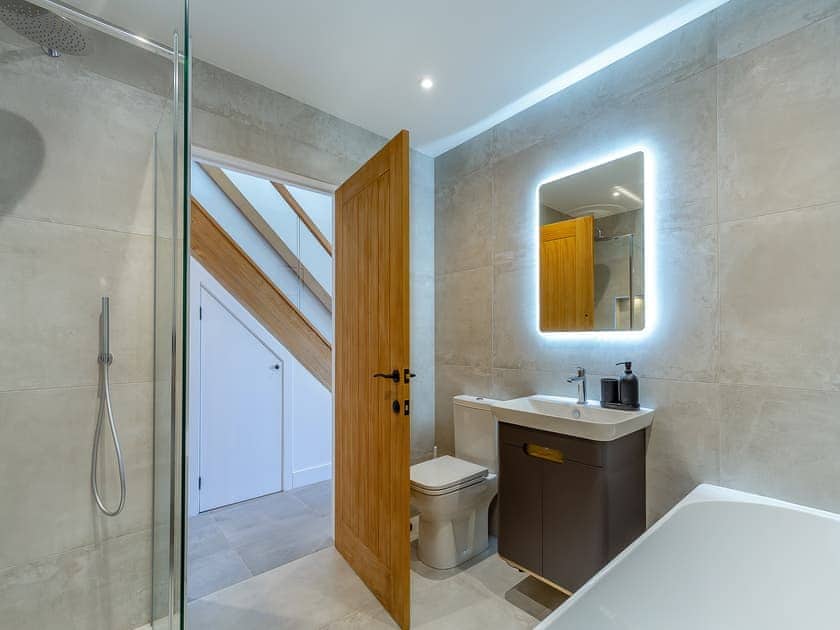 Bathroom | Sea Skapya - Lizard Point, Helston