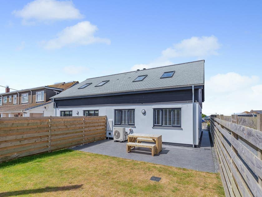 Exterior | Sea Skapya - Lizard Point, Helston