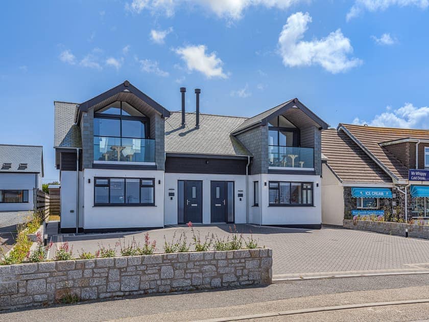 Exterior | Sea Skapya - Lizard Point, Helston