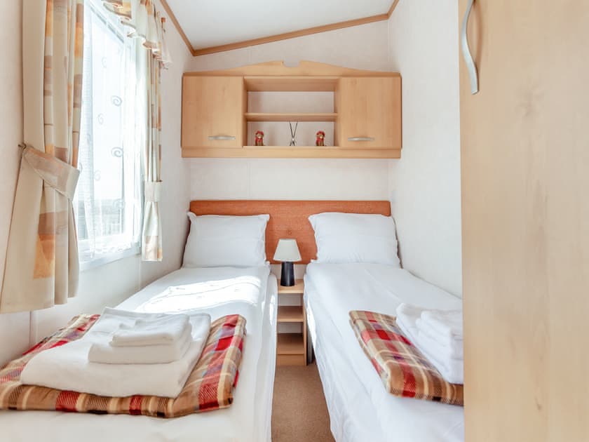 Twin bedroom | Sunny Firth, Tain