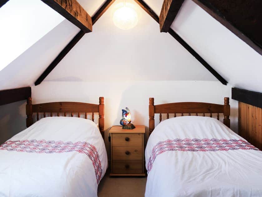 Twin bedroom | Trem Nant, Aberdaron