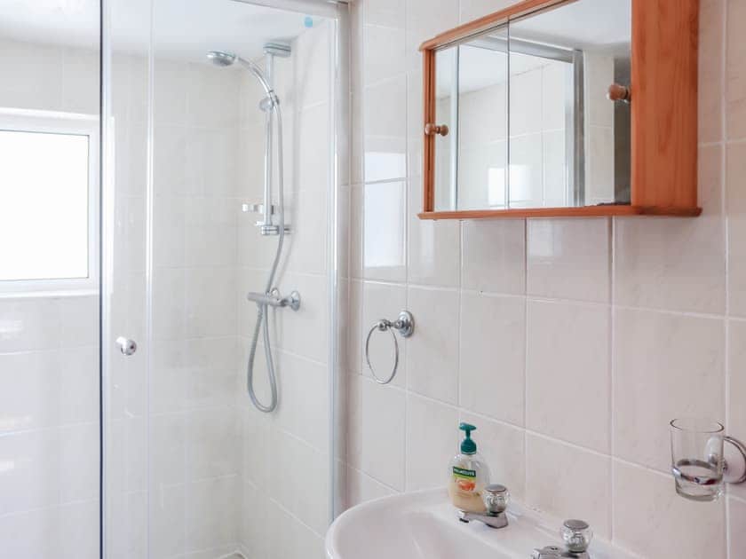 Bathroom | Trem Nant, Aberdaron