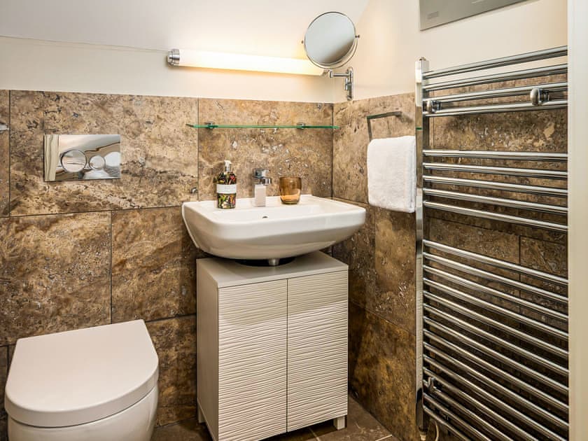 Bathroom | Ridings Cottage, Helmsley