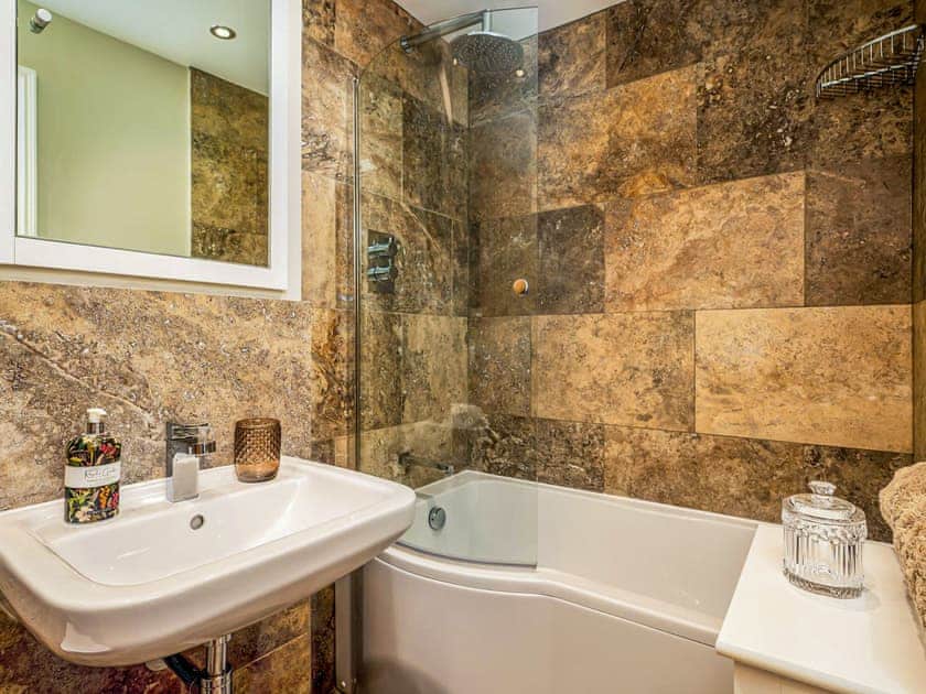 Bathroom | Ridings Cottage, Helmsley