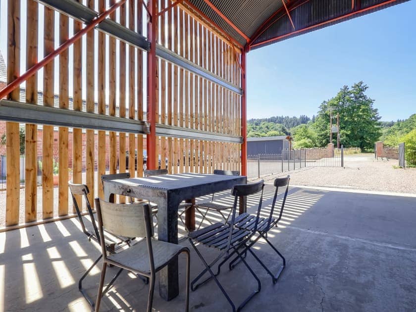 Sitting-out-area | Rusty Barn, Gloucester