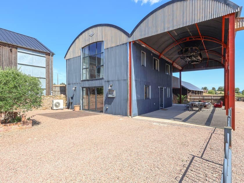 Exterior | Rusty Barn, Gloucester