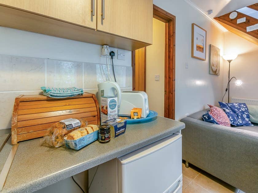 Kitchen | The Vineries- 20 Blackbird Cottage - The Vineries, Lands End, near Porthcurno