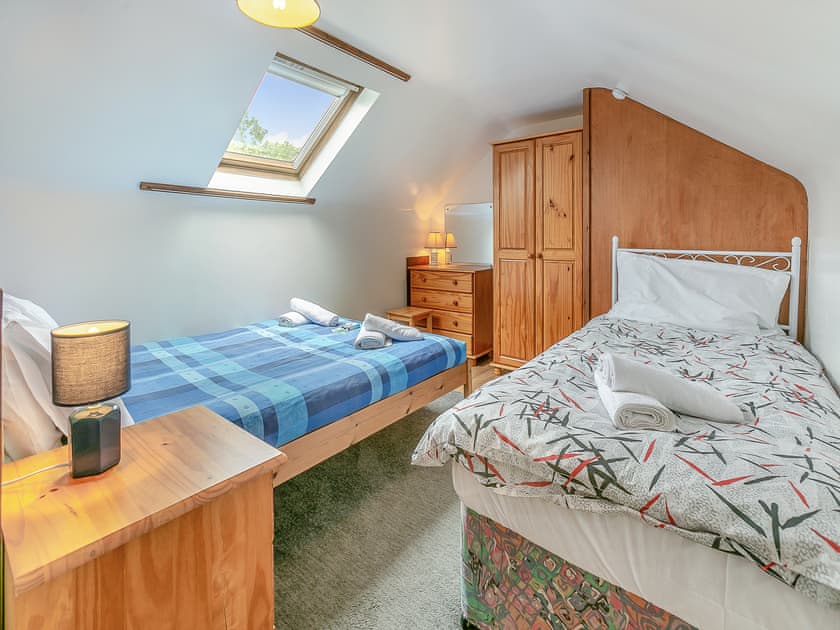 Twin bedroom | The Vineries- 20 Blackbird Cottage - The Vineries, Lands End, near Porthcurno