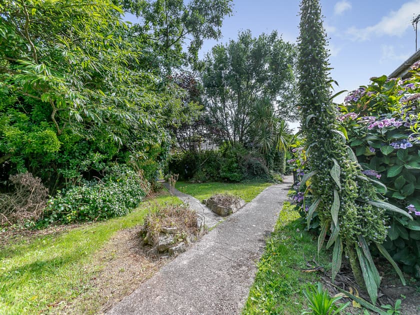 Outdoor | The Vineries- 20 Blackbird Cottage - The Vineries, Lands End, near Porthcurno