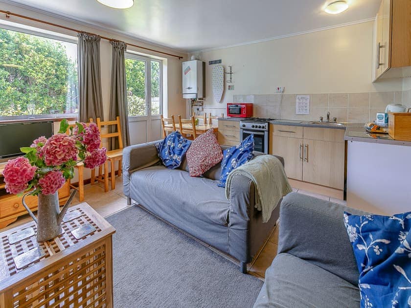 Open plan living space | The Vineries- 25 Mallard Cottage - The Vineries, Lands End, near Porthcurno