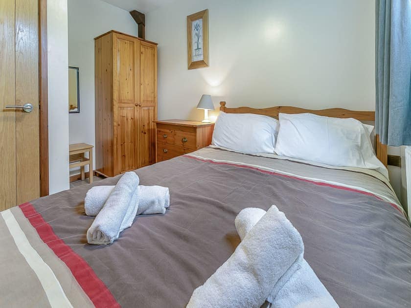 Double bedroom | The Vineries- 25 Mallard Cottage - The Vineries, Lands End, near Porthcurno