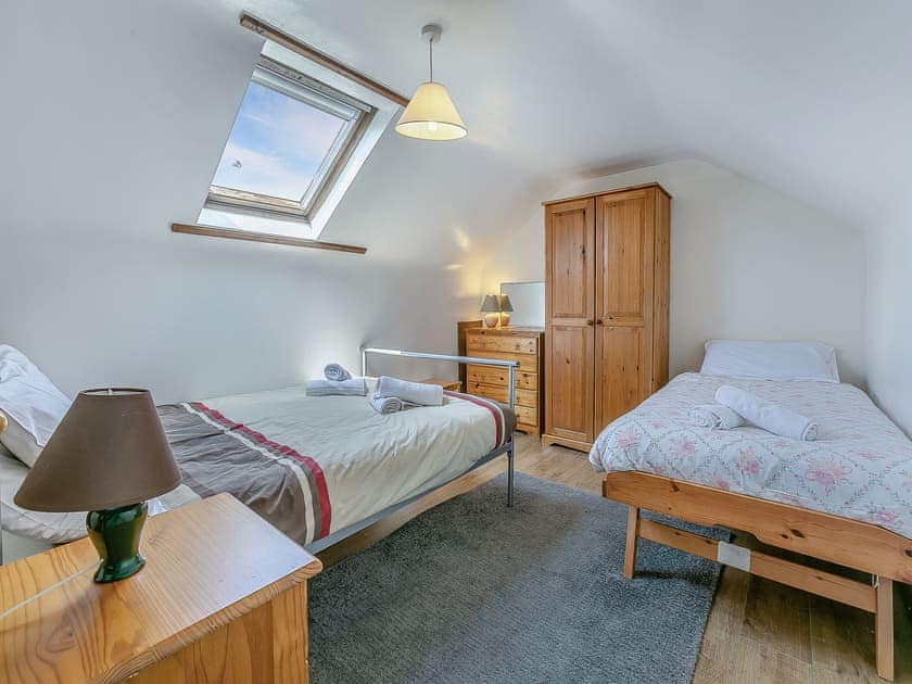 Twin bedroom | The Vineries- 25 Mallard Cottage - The Vineries, Lands End, near Porthcurno