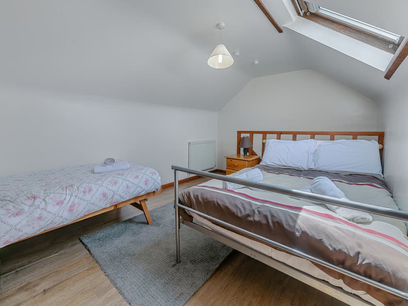 Twin bedroom | The Vineries- 25 Mallard Cottage - The Vineries, Lands End, near Porthcurno