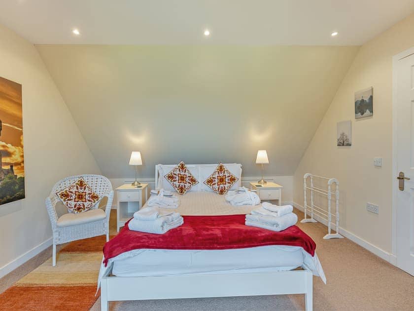 Double bedroom | Kestrel Cottage - Osprey Hideaways, Stirling