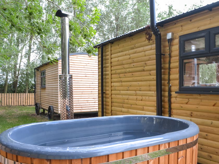 Hot tub | Ewe Lodge - Shamrock Shepherds Huts, Kirby Misperton