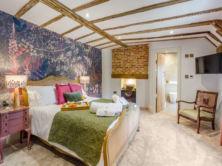 Double bedroom | Porters Hall, Stebbing
