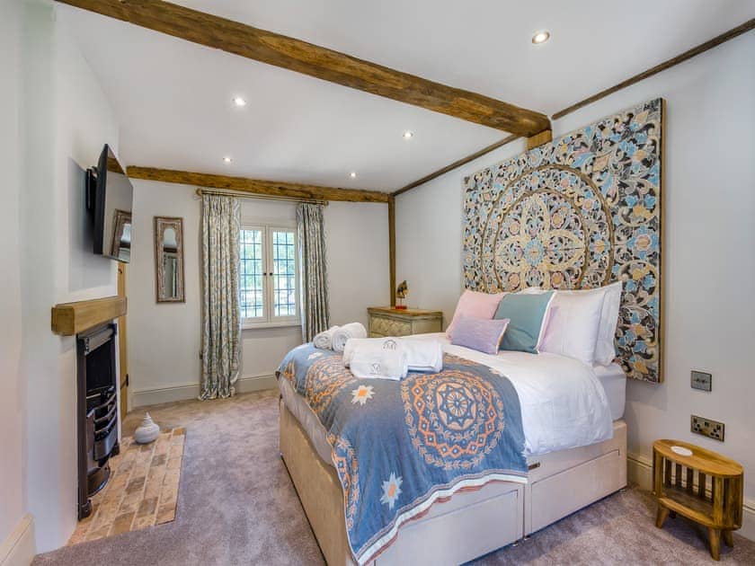 Double bedroom | Porters Hall, Stebbing
