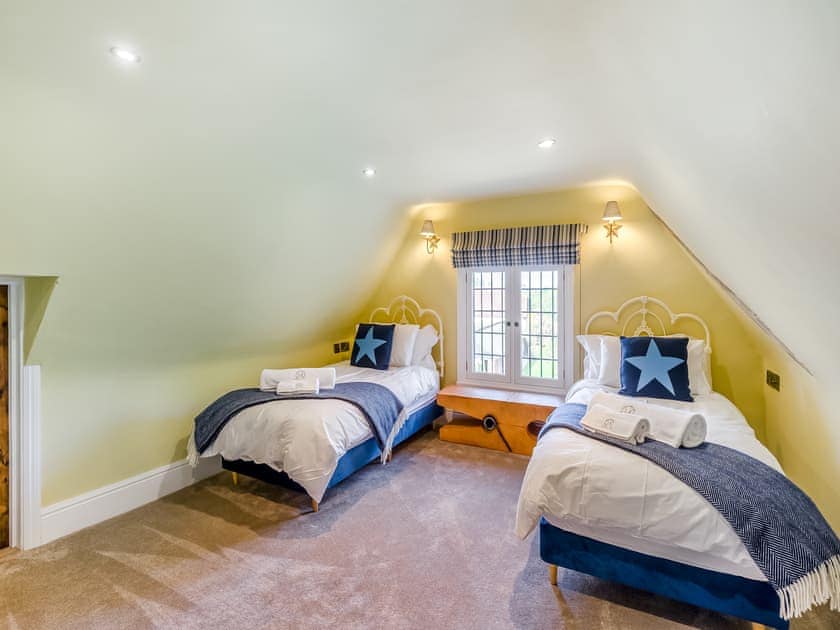 Twin bedroom | Porters Hall, Stebbing