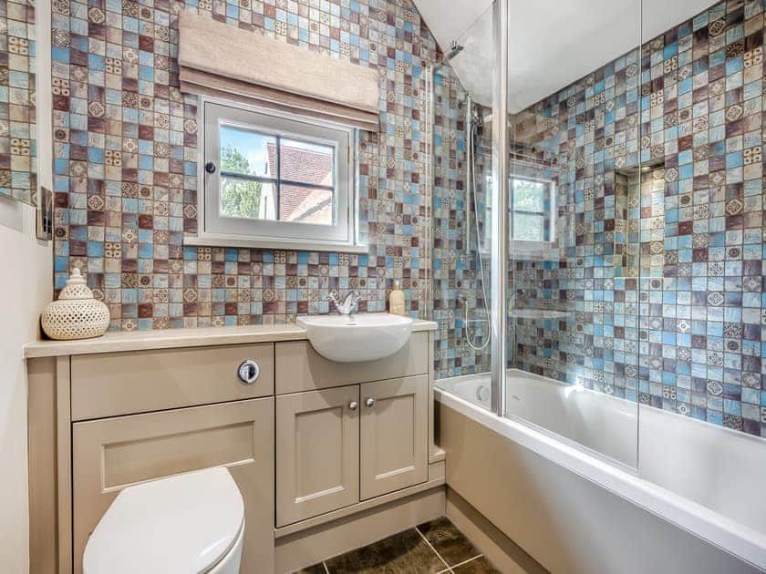 Bathroom | Porters Hall, Stebbing