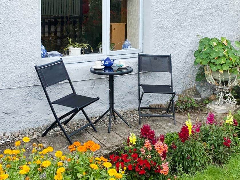 Sitting-out-area | Ivy House, Kingussie
