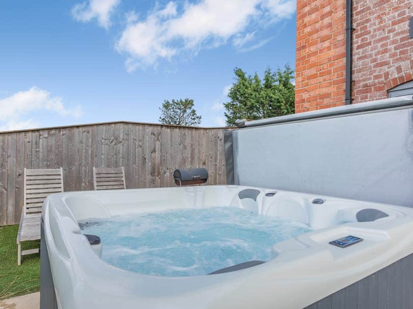Hot tub | Piggy in the Middle - Old Highwood, Dunkeswell