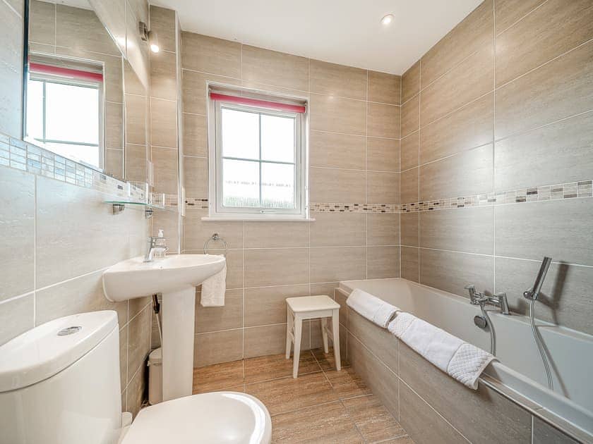 Bathroom | Buzzard Cottage - Osprey Hideaways, Stirling