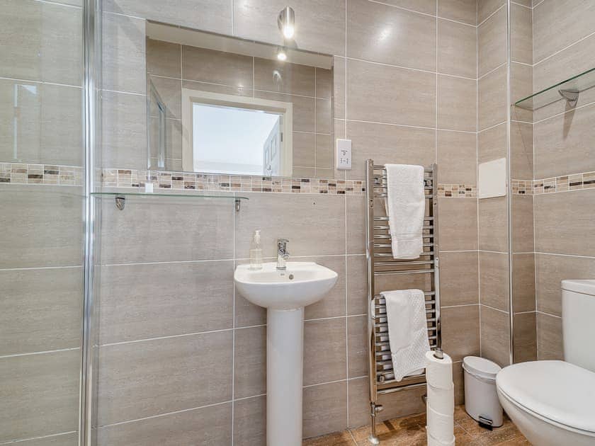 Bathroom | Buzzard Cottage - Osprey Hideaways, Stirling