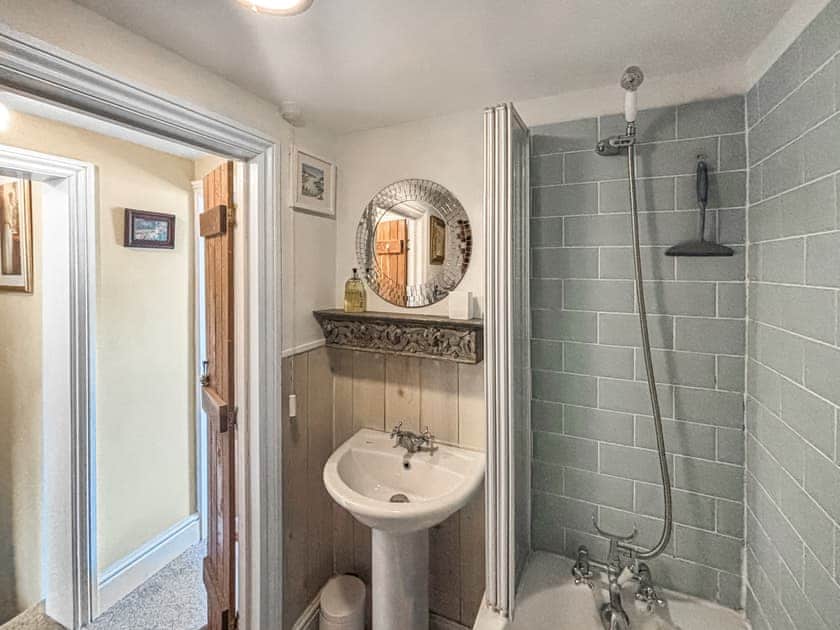 Bathroom | Flo’s Cottage, Kington
