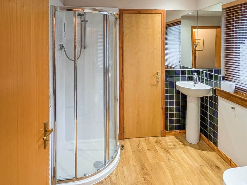 Bathroom | Rowan Cottage, Carrbridge