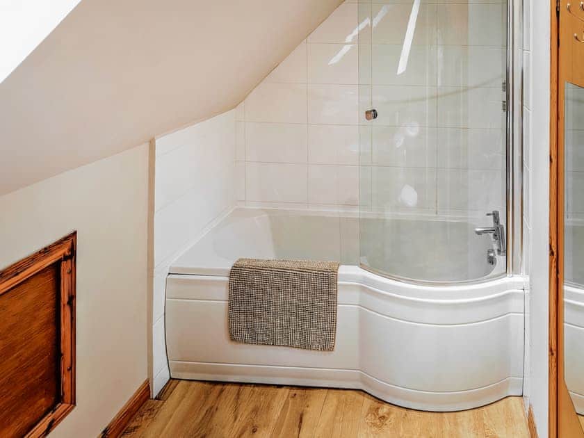 Bathroom | Rowan Cottage, Carrbridge