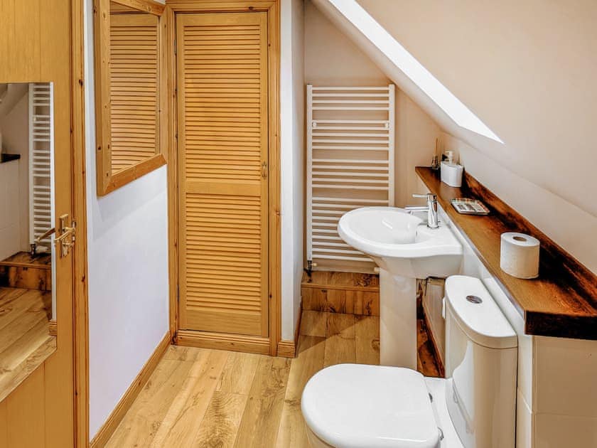 Bathroom | Rowan Cottage, Carrbridge