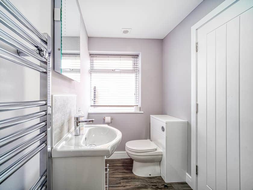 Bathroom | The Boardwalk - Regency Apartments, Great Yarmouth