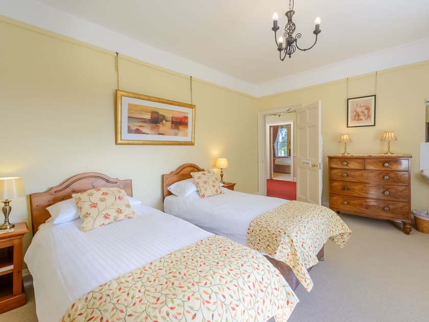 Twin bedroom | Wintonhill Farmhouse - Winton Holidays, Pencaitland