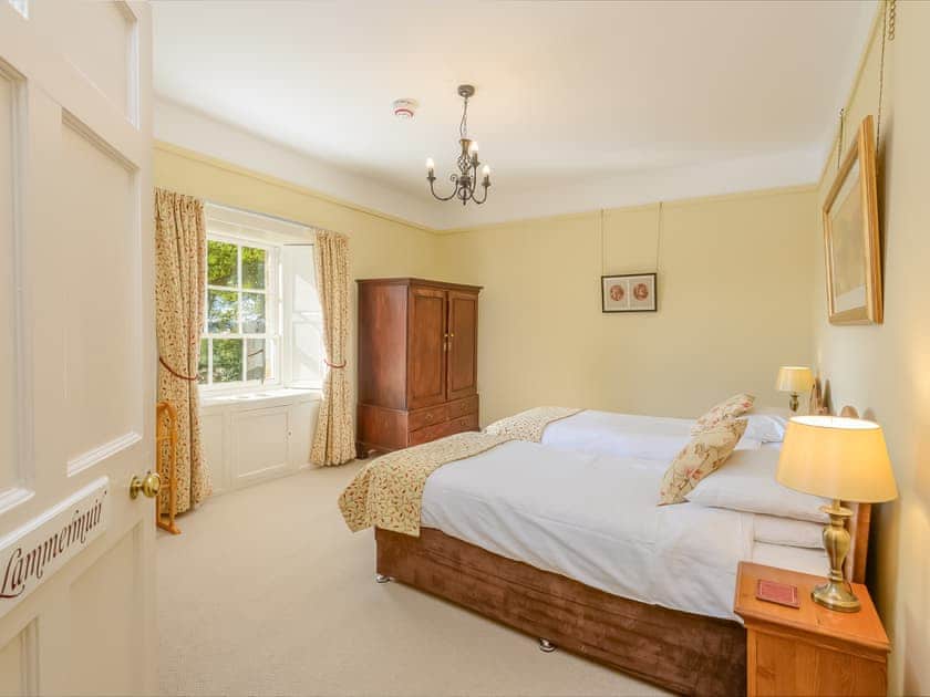 Twin bedroom | Wintonhill Farmhouse - Winton Holidays, Pencaitland